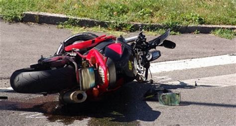 incidente in moto ieri sera