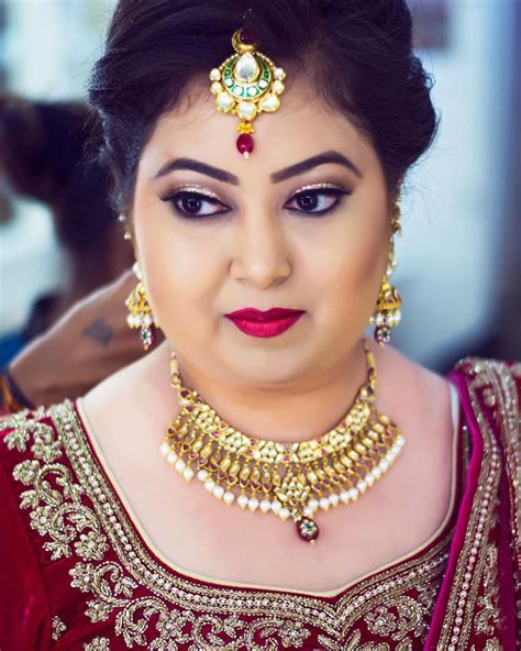 Unique Indian Bridal Hairstyle For Round Chubby Face For Short Hair