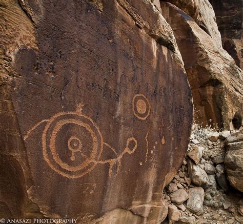 indian creek utah petroglyphs