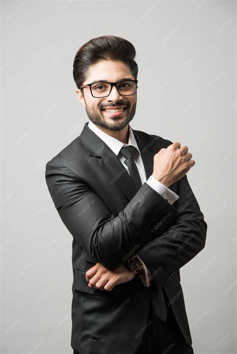 indian professional men pic