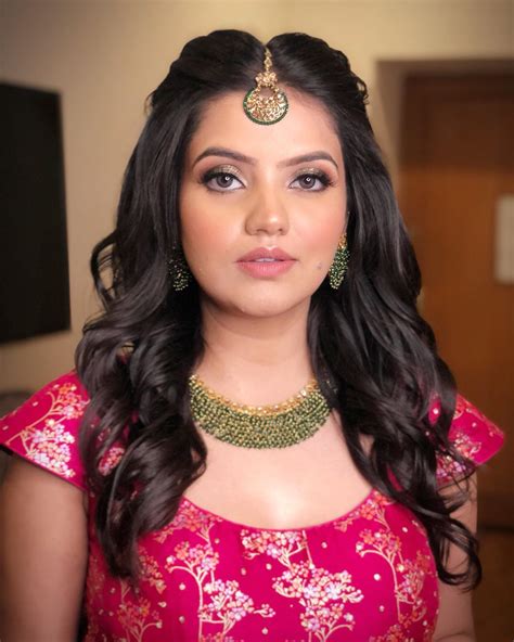 This Indian Wedding Hairstyle For Round Face For Bridesmaids