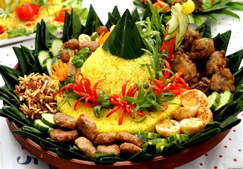 indonesian traditional food nasi kuning