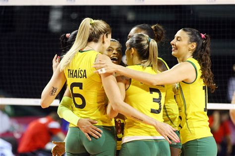 Athletes Unlimited Women's Volleyball League Set For 2021 POPSUGAR