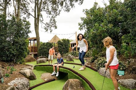 indoor putt putt brisbane