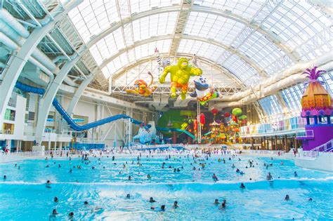 indoor water park next to me