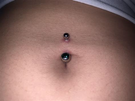 Warning Signs of an Infected Navel Piercing: What You Need to Know