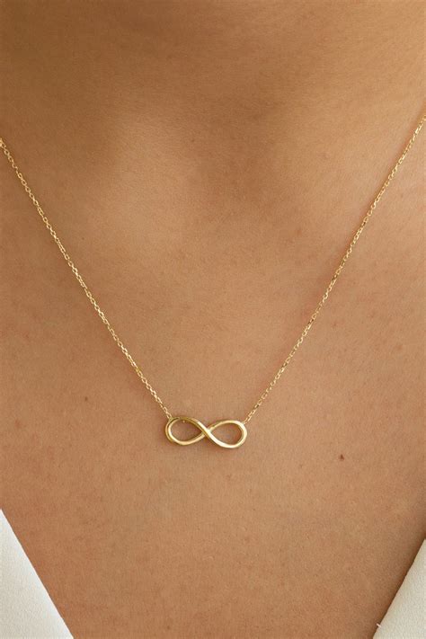Infinity Necklace Gold