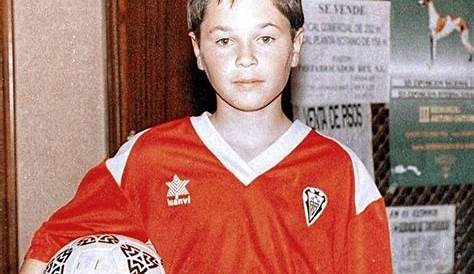 Iniesta Young Photos Pin On Football Fanatics