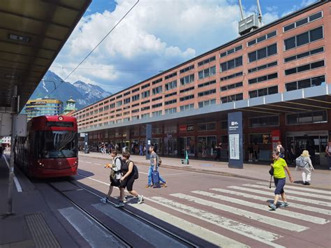 innsbruck train station grocery store