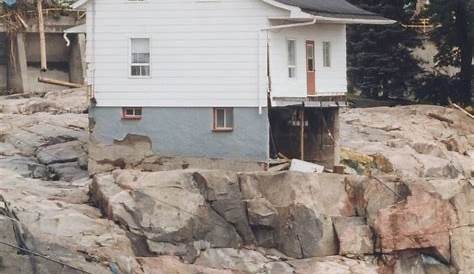 Inondation Saguenay Maison Blanche La Petite Courageous Surviving House In