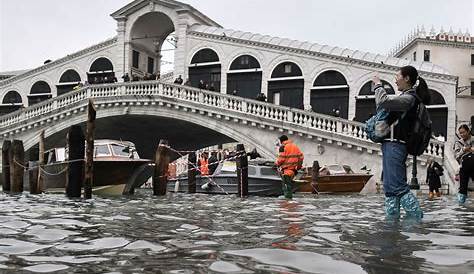 Inondations à Venise la place SaintMarc est fermée