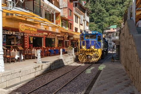 inside Poroy station