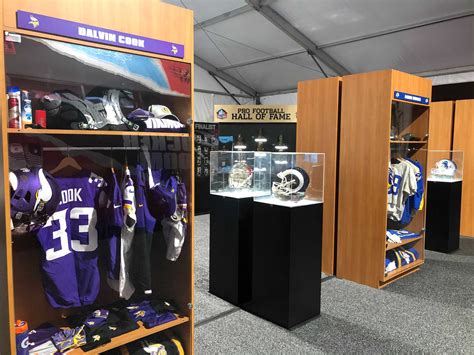Inside An Nfl Locker Room
