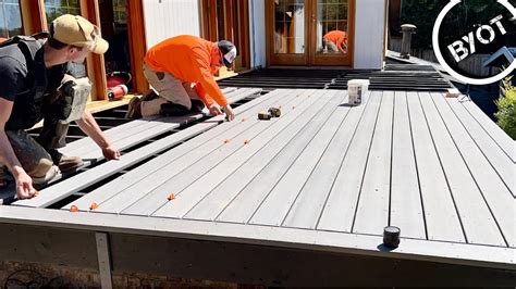 TimberTech Evolutions Rail™ Contemporary with Composite Balusters