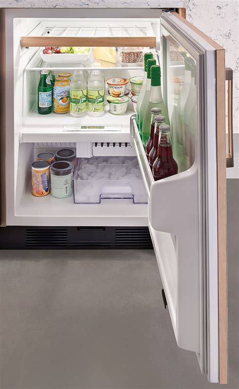 Integrated Undercounter Fridge With Ice Maker