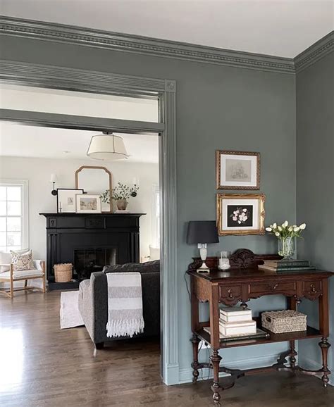 Intrigue Benjamin Moore