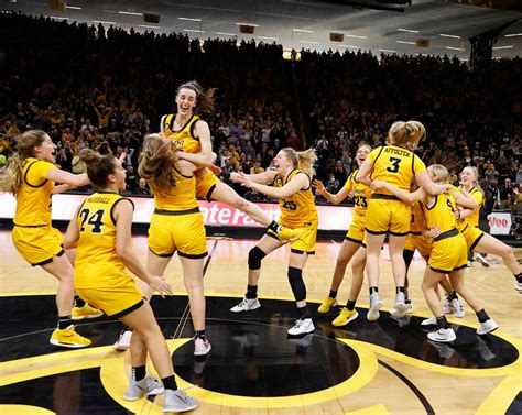 iowa hawkeyes women's basketball score today