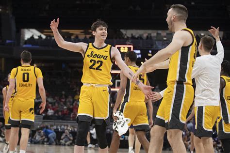 iowa men's basketball record