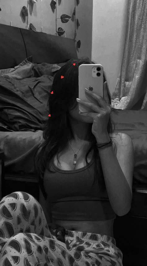 iphone Mirror Selfie dpz Mirror Selfie Poses Hidden Face With