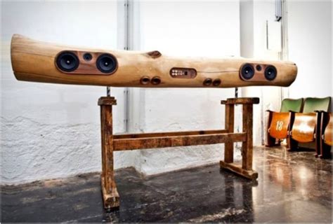 iPod And iPhone Docking Station Of A Tree Trunk Ahşap projeleri