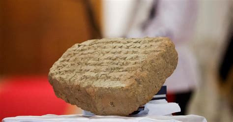 iraq displays stone tablets of assyrian kings