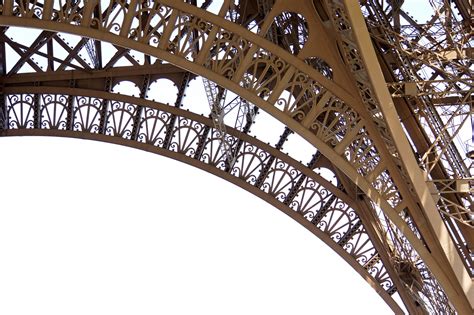 iron used in eiffel tower