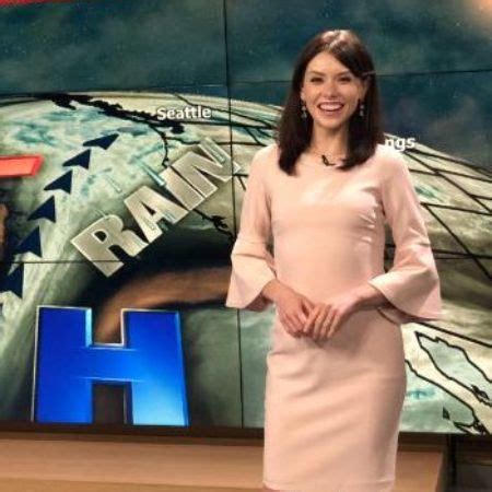 Fox 13 Meteorologist Is Abby Acone Pregnant? Explore Her Wiki & Husband