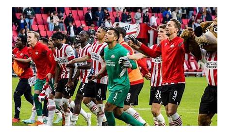 Ten Hag: 'PSV heeft het veel beter gedaan en Ajax presteerde ongeveer
