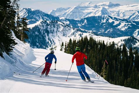 Does Colorado or Utah Have Better Skiing? Snow Quality Vs Best Resorts