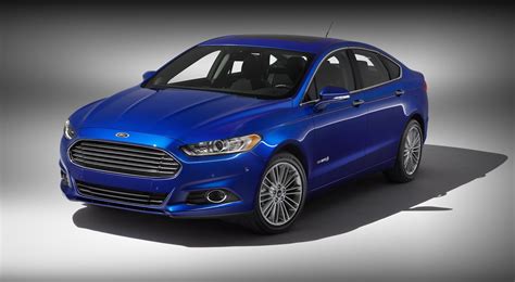 is a ford fusion a midsize car