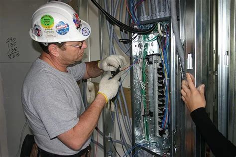 is a journeyman a licensed electrician