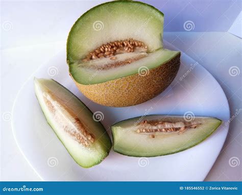 is a pineapple a melon