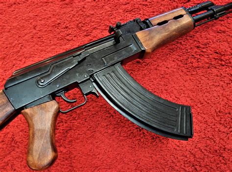 is an ak 47 a rifle
