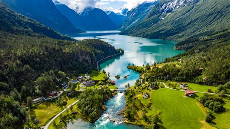 is august a good time to visit norway