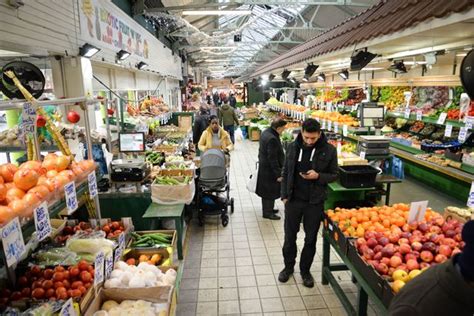 is bolton market open today