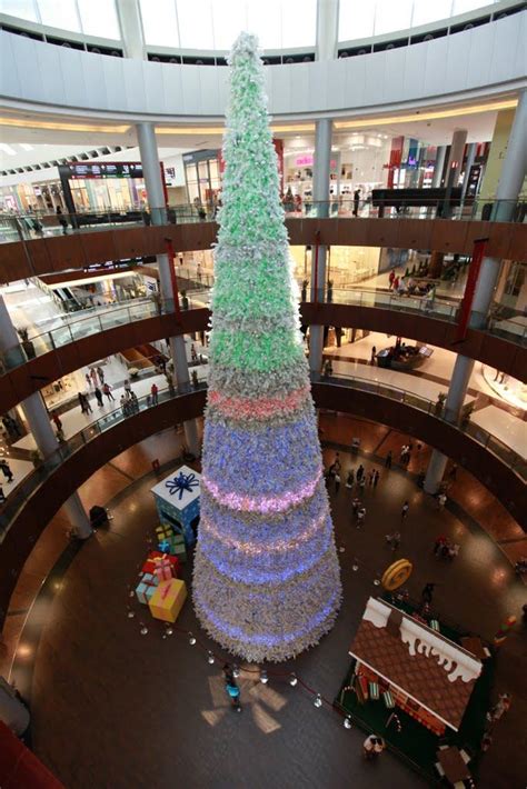 is dubai mall open on christmas day