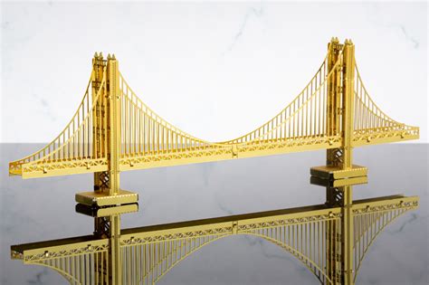 is golden gate bridge made of gold
