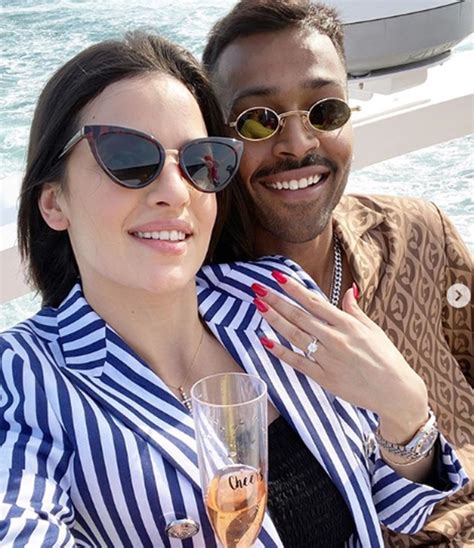 is hardik pandya engaged