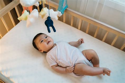 Is It Bad For Infants To Stare At Lights