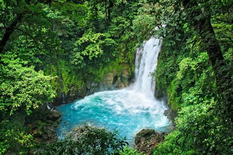 is it dangerous to visit costa rica