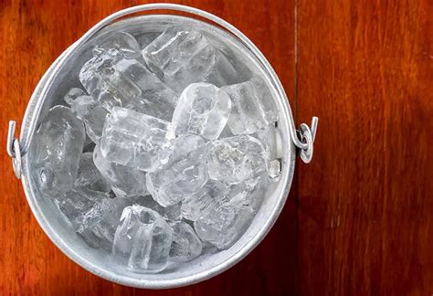 is it good to chew ice while pregnant