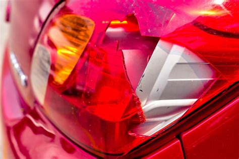 is it illegal to drive with a smashed back light