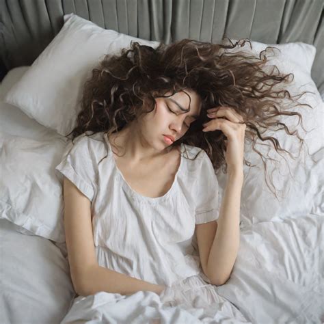 Is It Ok To Sleep With Clip In Extensions 