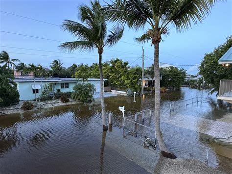 is it raining in key largo