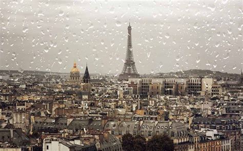 is it raining in paris in may