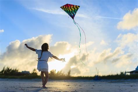 Is It Safe To Fly A Kite When It's Cloudy