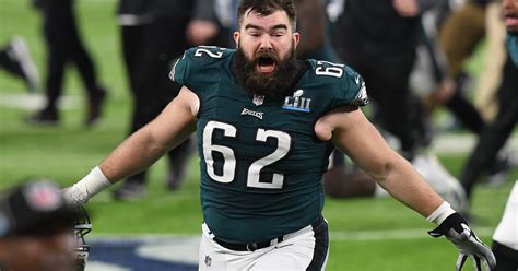 is jason kelce still playing for eagles
