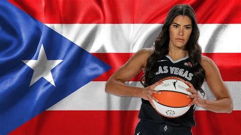 is kelsey plum straight