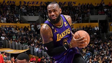 is lebron james staying with lakers