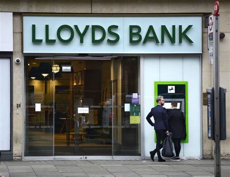 is lloyds bank open on a saturday morning